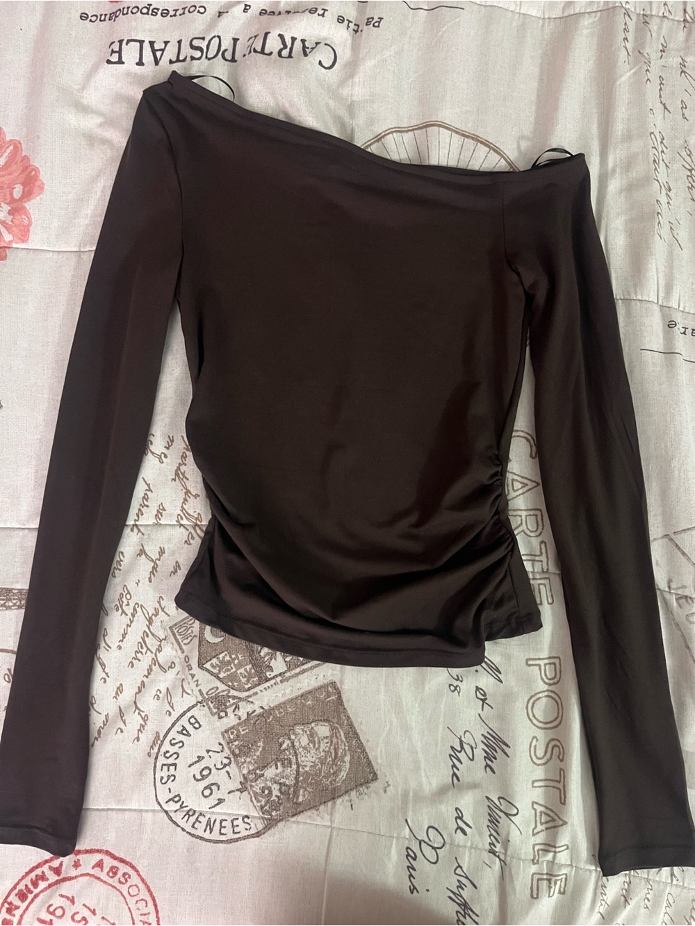 H&M Black Off-Shoulder Long Sleeve Top